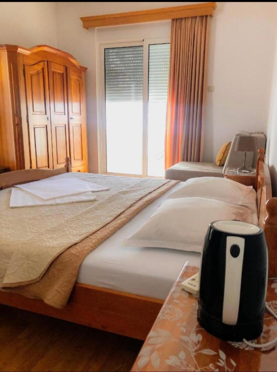 Vila Adriatik Ulcinj Esterno foto